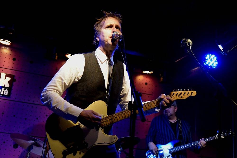 Chuck Prophet, známý z Green On Red i sólově, řádil v Jaz Docku