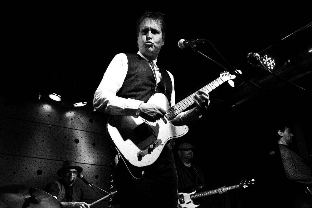 Chuck Prophet, známý z Green On Red i sólově, řádil v Jaz Docku