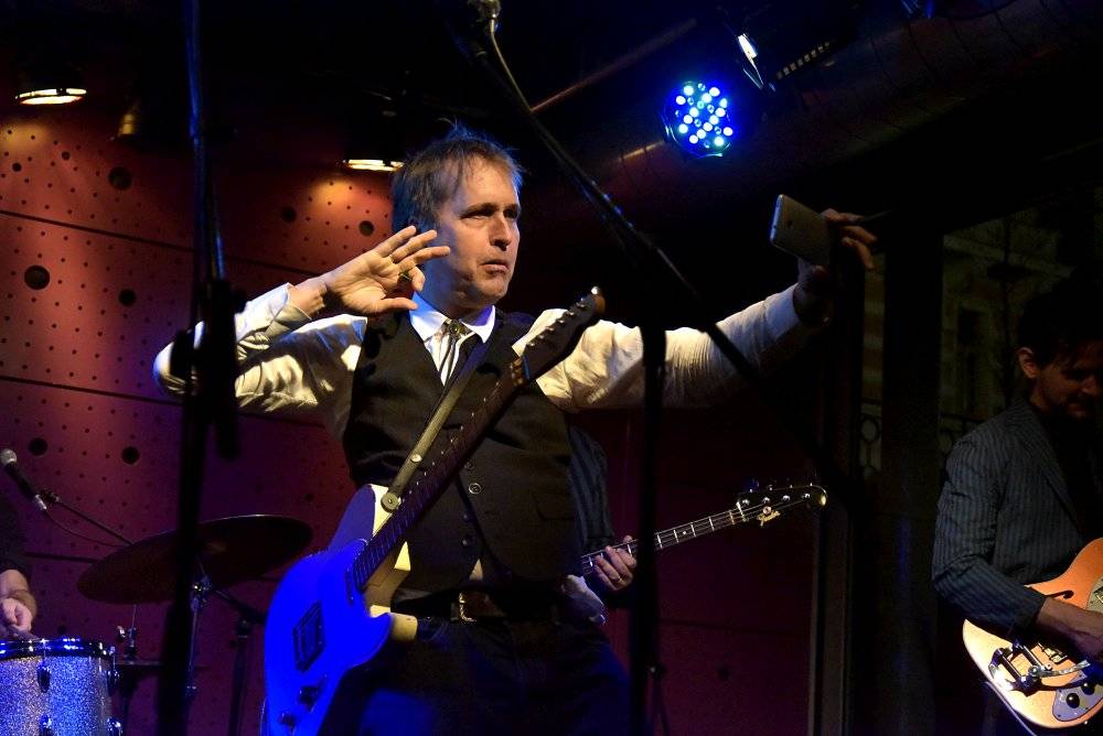 Chuck Prophet, známý z Green On Red i sólově, řádil v Jaz Docku