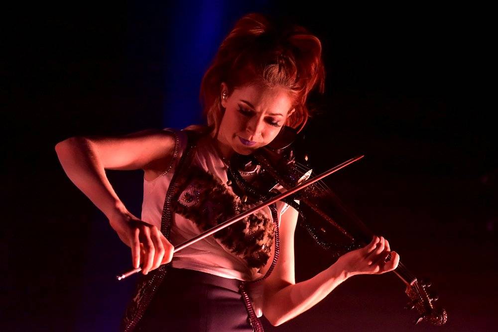Lindsey Stirling, houslistka, skladatelka a tanečnice z Kalifornie, se vrátila do Prahy