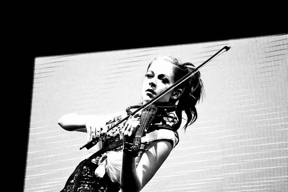 Lindsey Stirling, houslistka, skladatelka a tanečnice z Kalifornie, se vrátila do Prahy