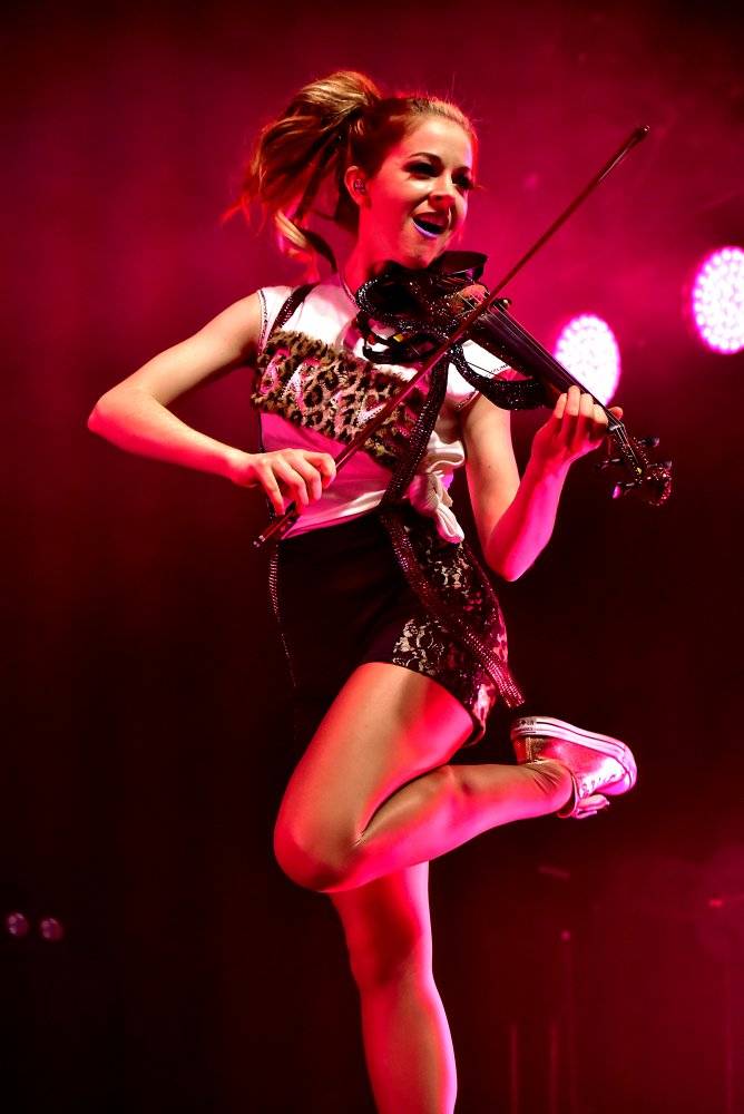 Lindsey Stirling, houslistka, skladatelka a tanečnice z Kalifornie, se vrátila do Prahy