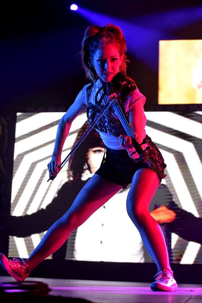 Lindsey Stirling, houslistka, skladatelka a tanečnice z Kalifornie, se vrátila do Prahy