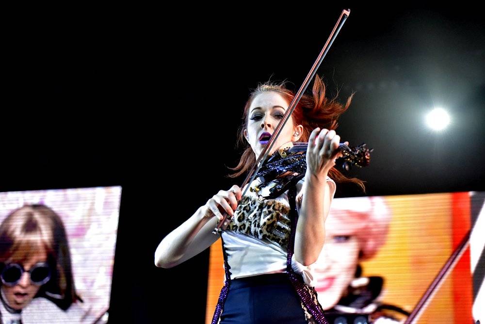 Lindsey Stirling, houslistka, skladatelka a tanečnice z Kalifornie, se vrátila do Prahy