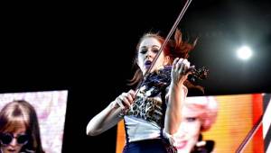 Lindsey Stirling, houslistka, skladatelka a tanečnice z Kalifornie, se vrátila do Prahy