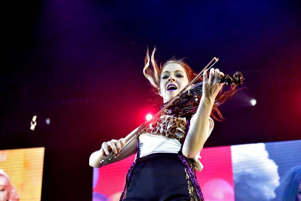 Lindsey Stirling, houslistka, skladatelka a tanečnice z Kalifornie, se vrátila do Prahy