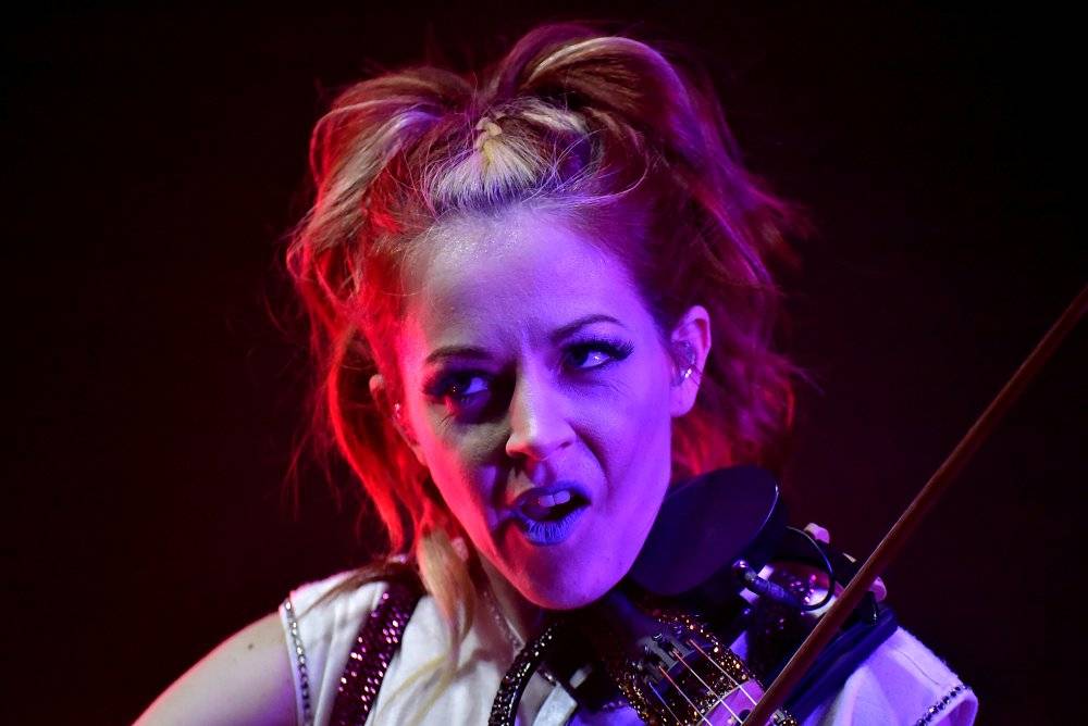 Lindsey Stirling, houslistka, skladatelka a tanečnice z Kalifornie, se vrátila do Prahy