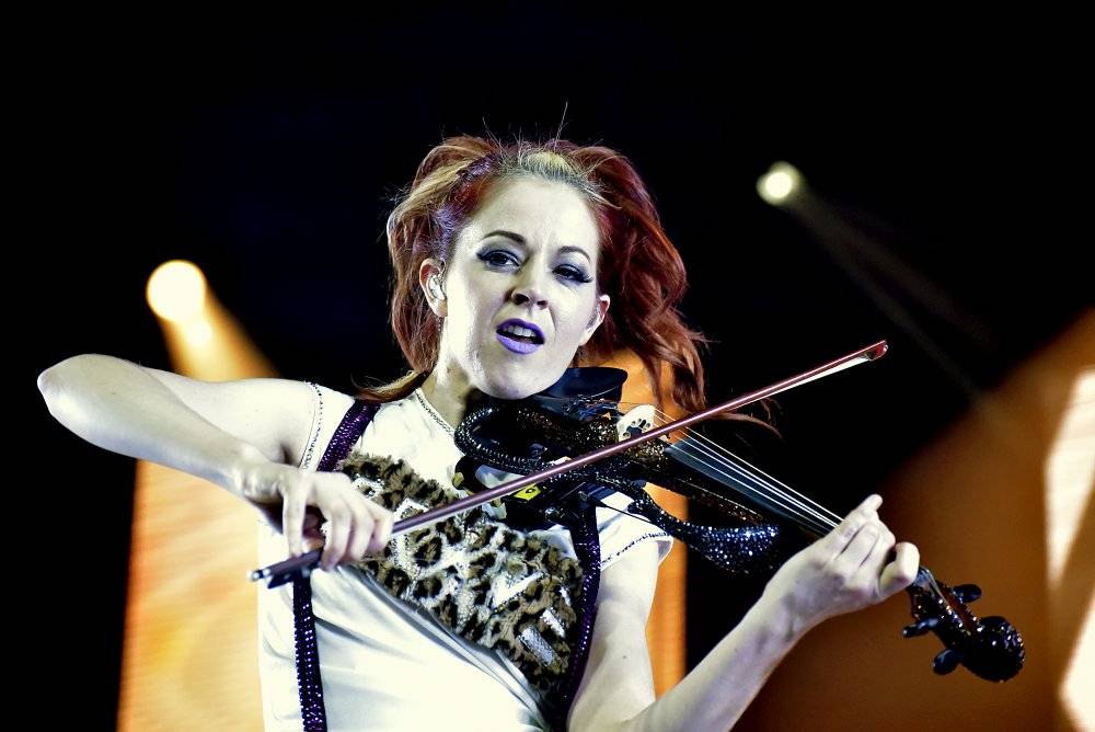 Lindsey Stirling, houslistka, skladatelka a tanečnice z Kalifornie, se vrátila do Prahy
