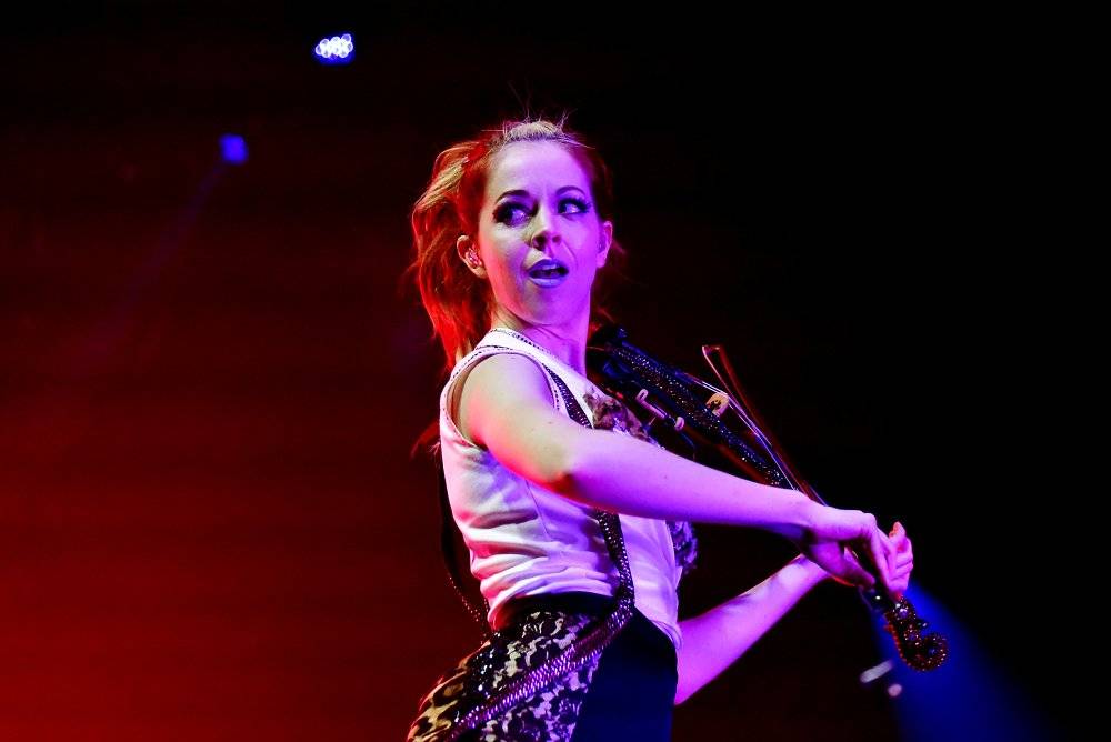 Lindsey Stirling, houslistka, skladatelka a tanečnice z Kalifornie, se vrátila do Prahy