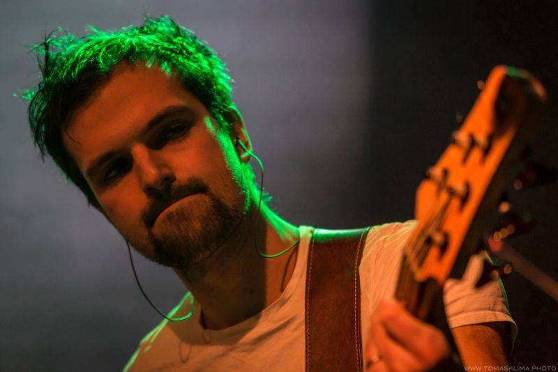 Xindl X zahrál ve vyprodaném Lucerna Music Baru novinky i starý fláky