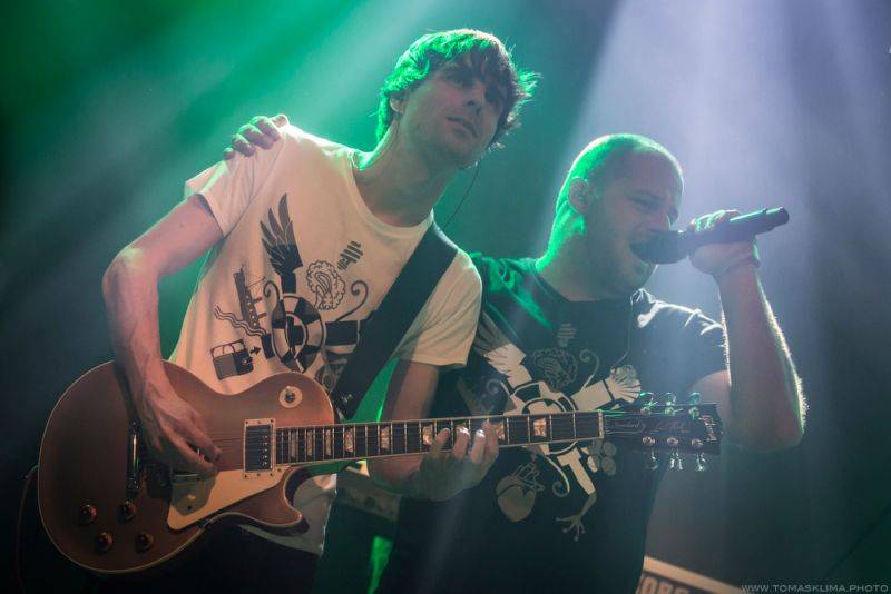 Xindl X zahrál ve vyprodaném Lucerna Music Baru novinky i starý fláky