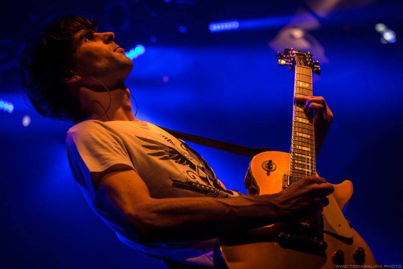 Xindl X zahrál ve vyprodaném Lucerna Music Baru novinky i starý fláky