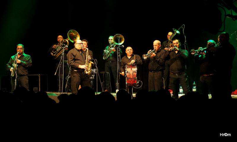 Fanfare Ciocărlia přenesli vyprodanou Akropoli do malé rumunské vesničky