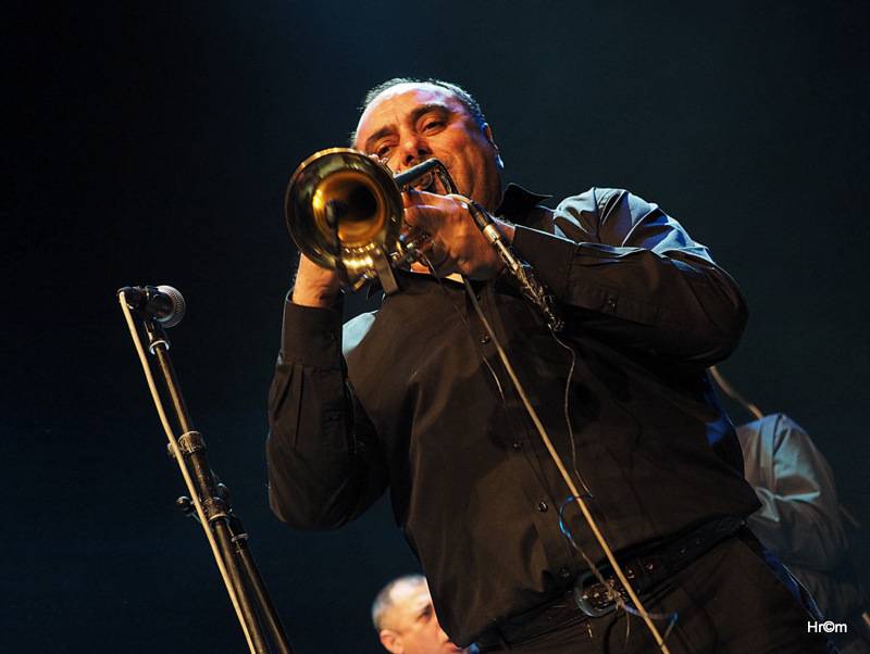 Fanfare Ciocărlia přenesli vyprodanou Akropoli do malé rumunské vesničky