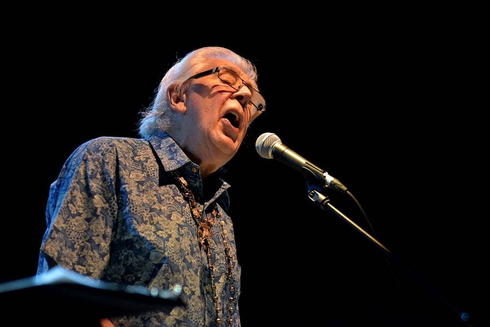 Britský bluesman John Mayall vyprodal pražskou Archu