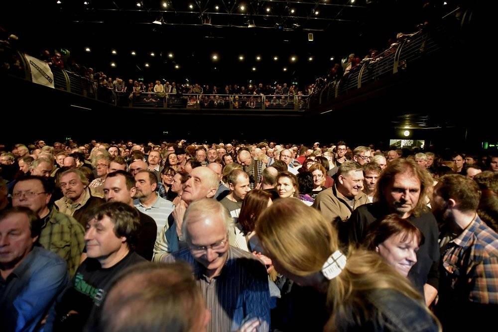 Britský bluesman John Mayall vyprodal pražskou Archu