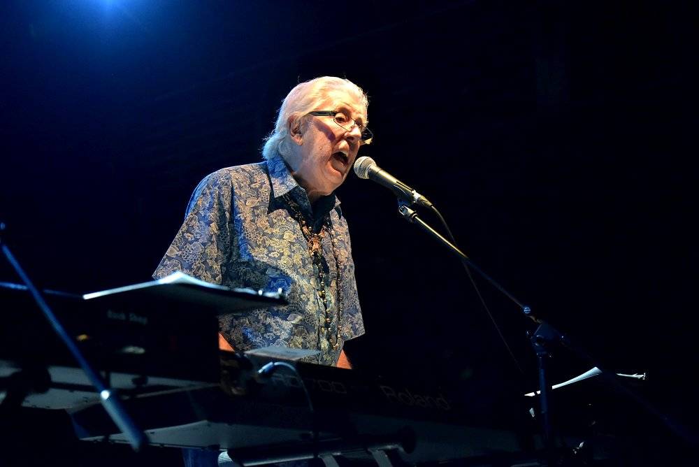 Britský bluesman John Mayall vyprodal pražskou Archu