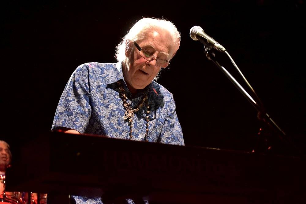 Britský bluesman John Mayall vyprodal pražskou Archu