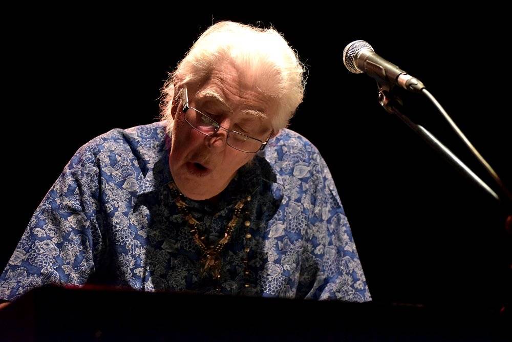 Britský bluesman John Mayall vyprodal pražskou Archu