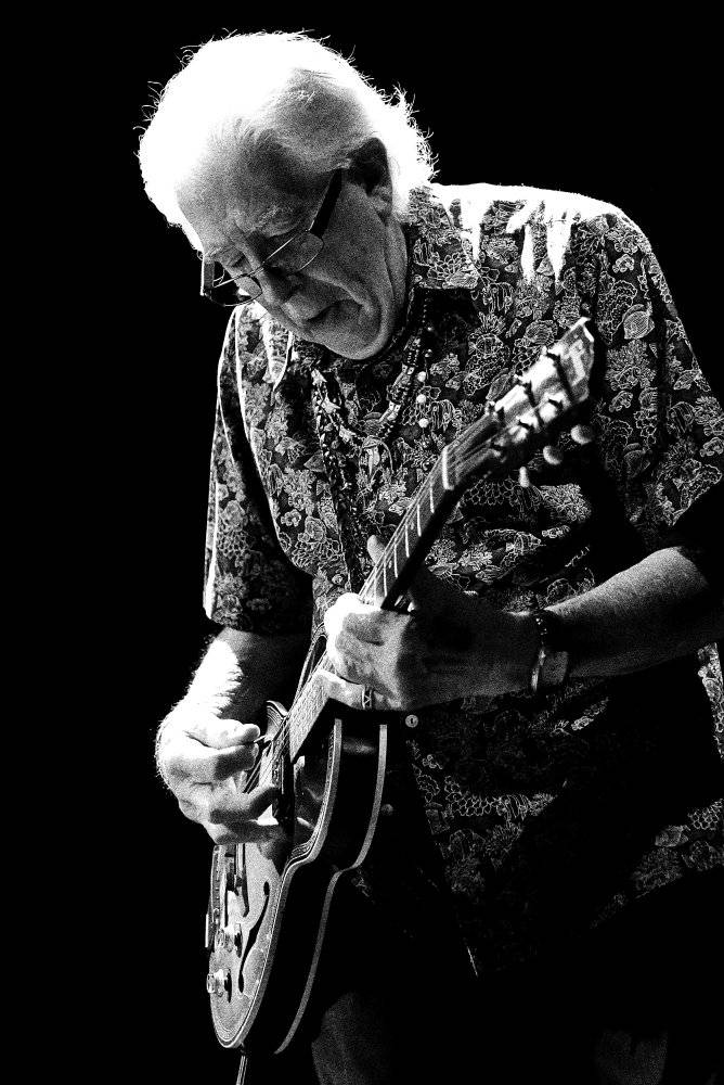Britský bluesman John Mayall vyprodal pražskou Archu