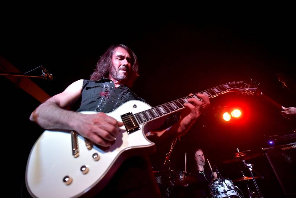 Marco Mendoza v pražském klubu Exit-us vyučoval hru na basu