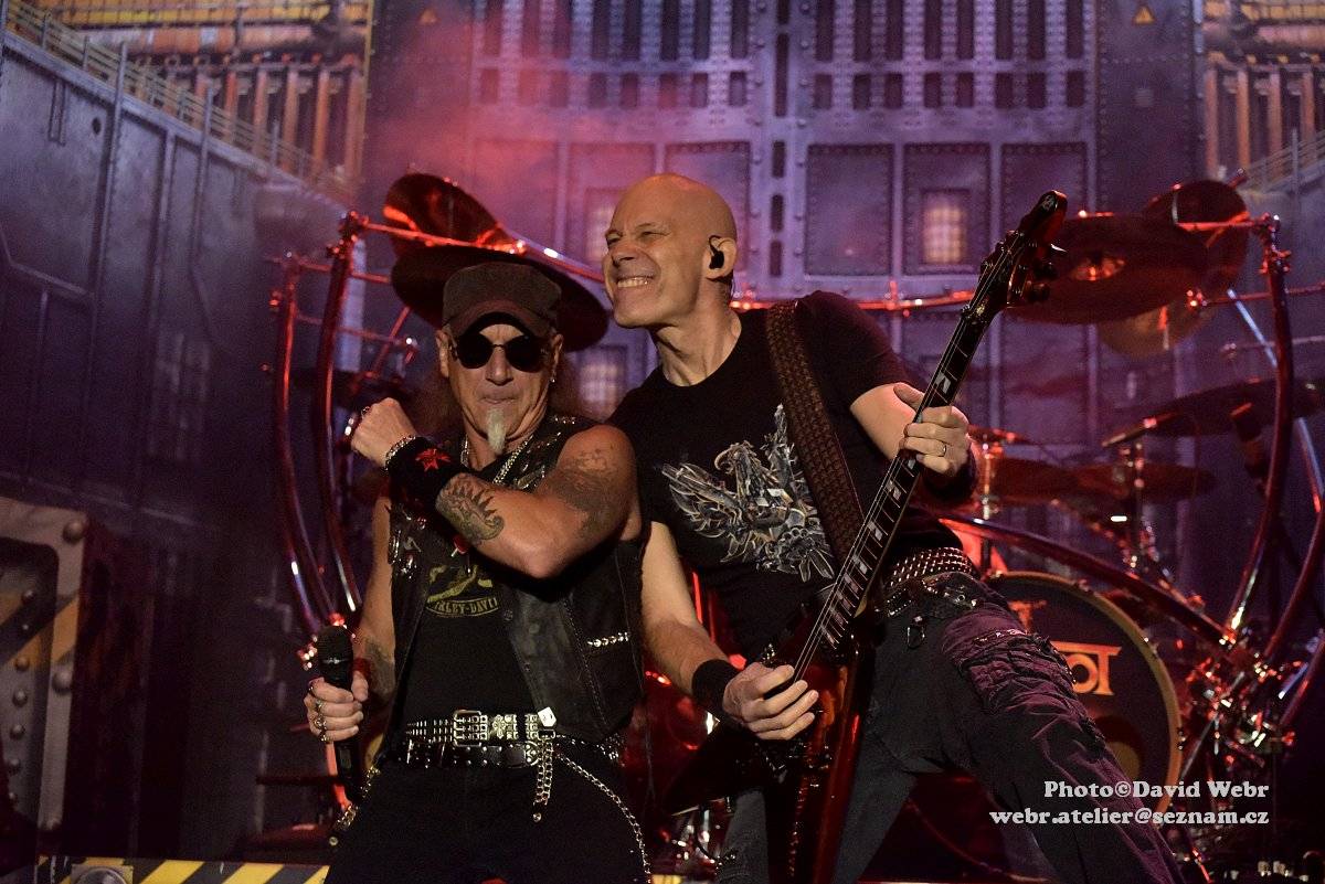 Sabaton v doprovodu Accept málem zbourali sparťanskou Tipsport arénu