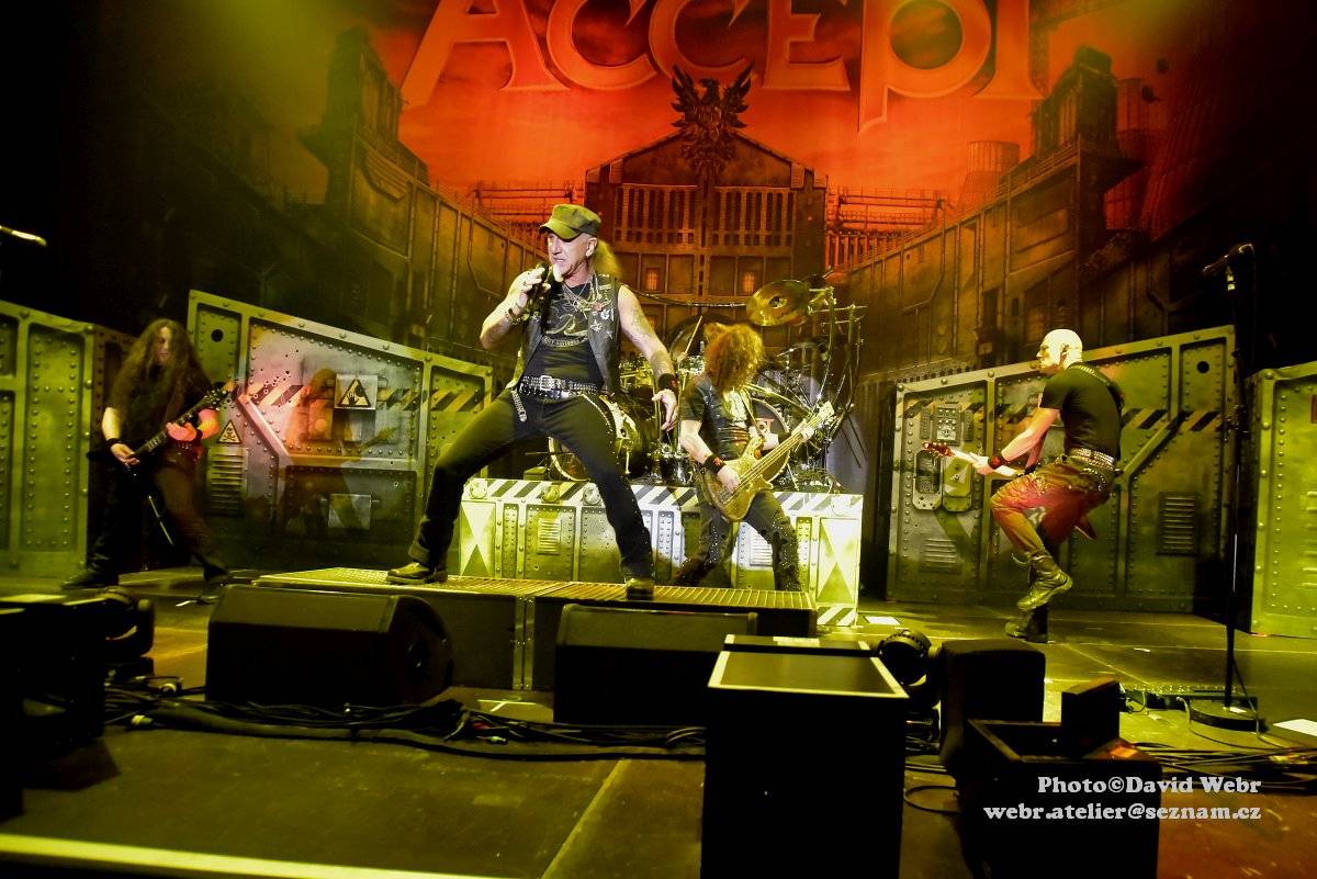 Sabaton v doprovodu Accept málem zbourali sparťanskou Tipsport arénu