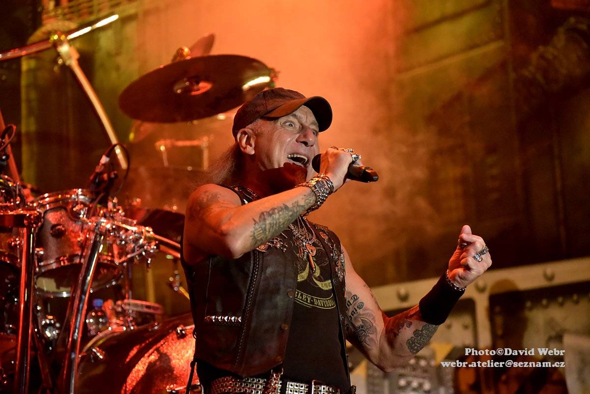 Sabaton v doprovodu Accept málem zbourali sparťanskou Tipsport arénu