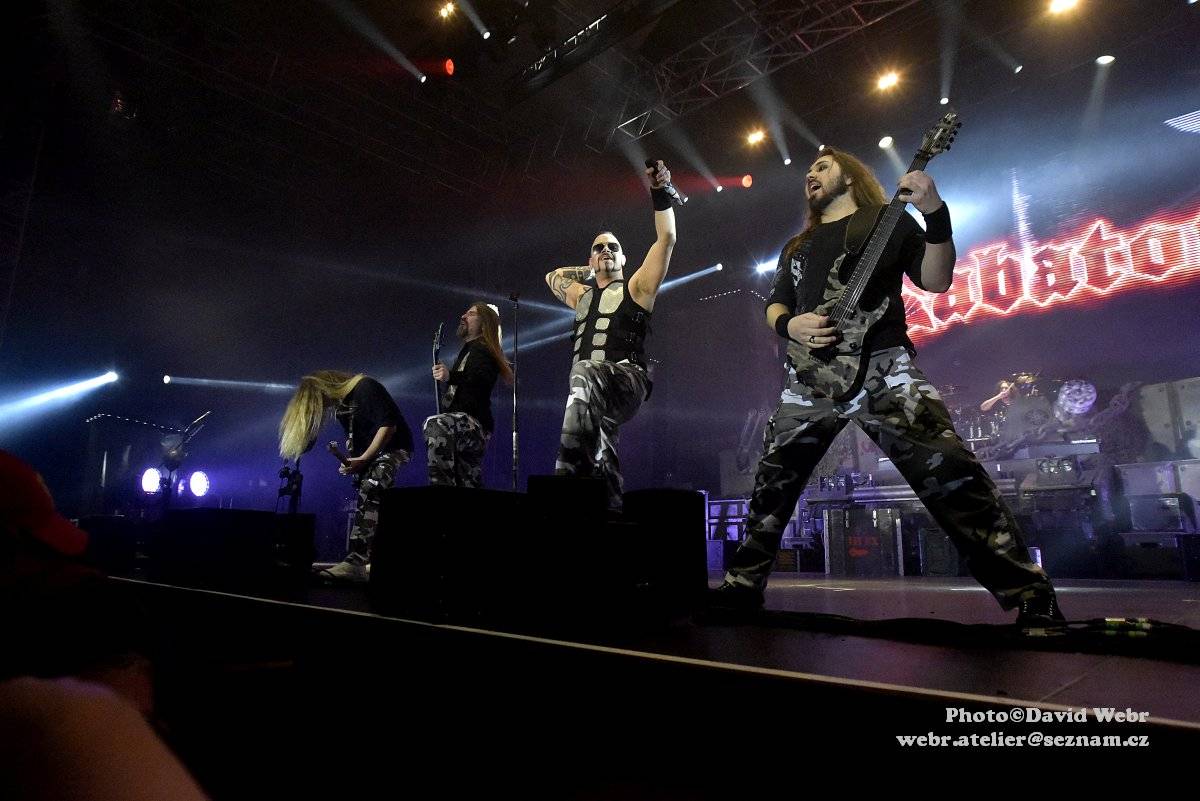 Sabaton v doprovodu Accept málem zbourali sparťanskou Tipsport arénu