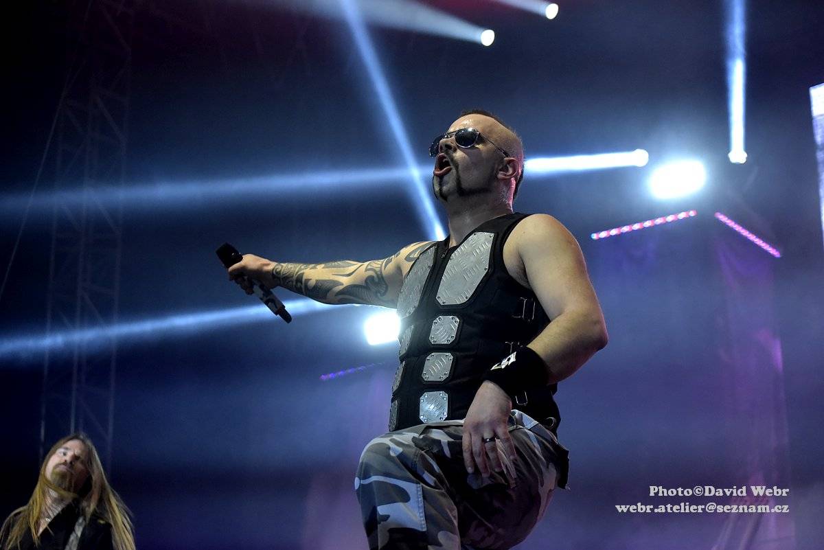 Sabaton v doprovodu Accept málem zbourali sparťanskou Tipsport arénu