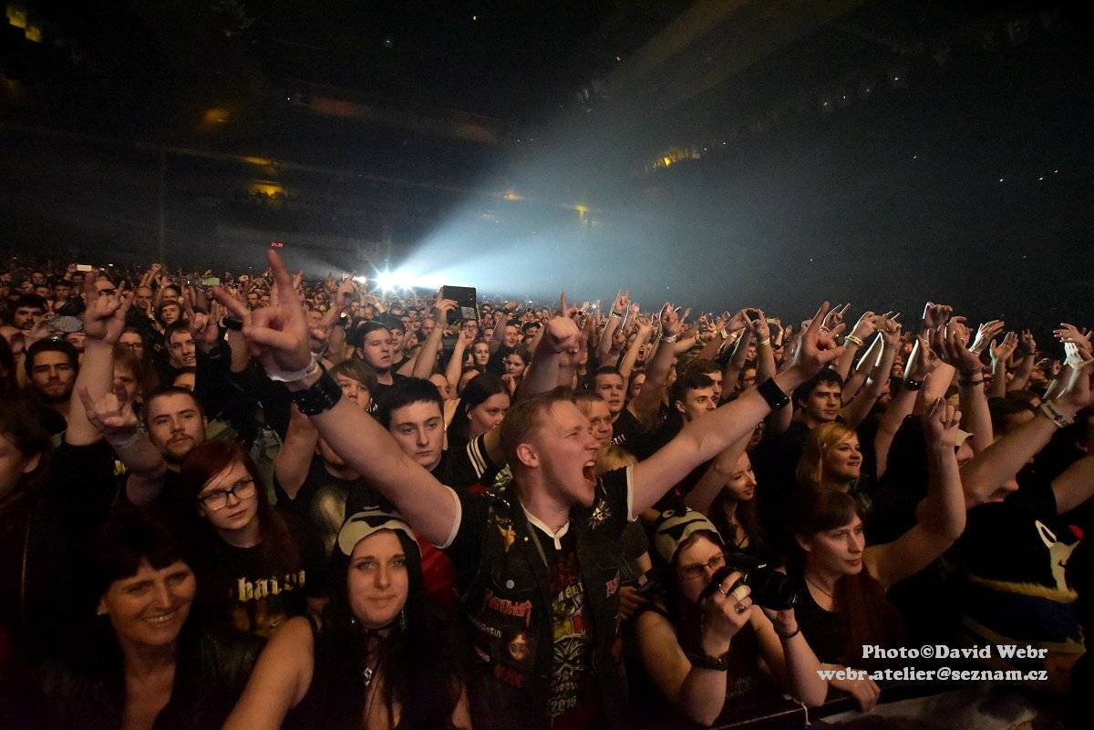 Sabaton v doprovodu Accept málem zbourali sparťanskou Tipsport arénu