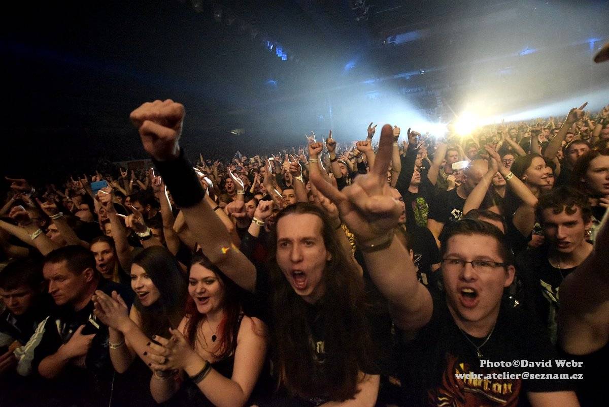 Sabaton v doprovodu Accept málem zbourali sparťanskou Tipsport arénu