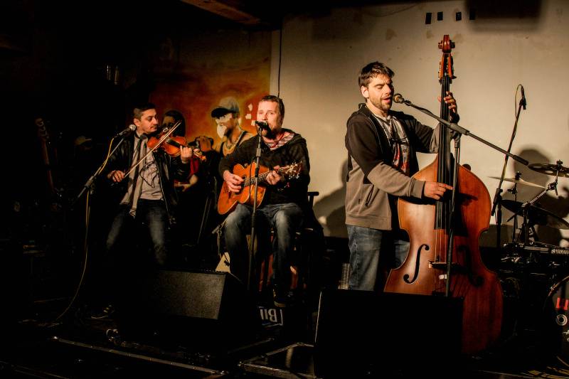 Wohnout zahráli ve Stříbrné Skalici unplugged, vystoupili také Dirty Blondes