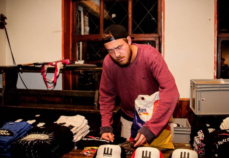 Wohnout zahráli ve Stříbrné Skalici unplugged, vystoupili také Dirty Blondes