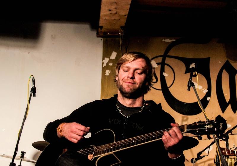 Wohnout zahráli ve Stříbrné Skalici unplugged, vystoupili také Dirty Blondes