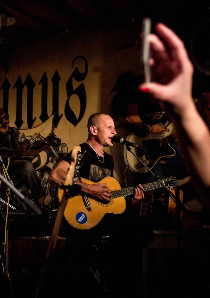 Wohnout zahráli ve Stříbrné Skalici unplugged, vystoupili také Dirty Blondes