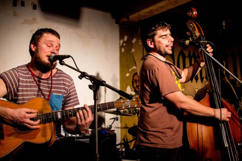 Wohnout zahráli ve Stříbrné Skalici unplugged, vystoupili také Dirty Blondes