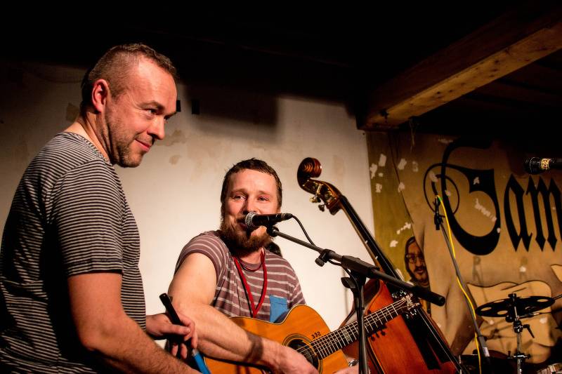 Wohnout zahráli ve Stříbrné Skalici unplugged, vystoupili také Dirty Blondes