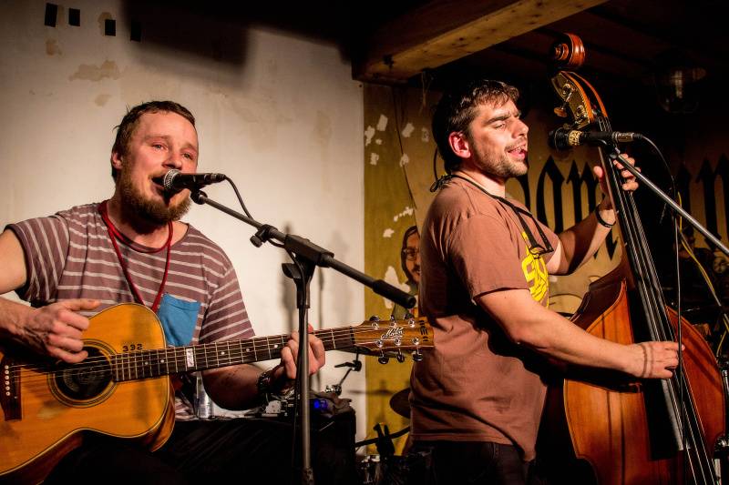 Wohnout zahráli ve Stříbrné Skalici unplugged, vystoupili také Dirty Blondes