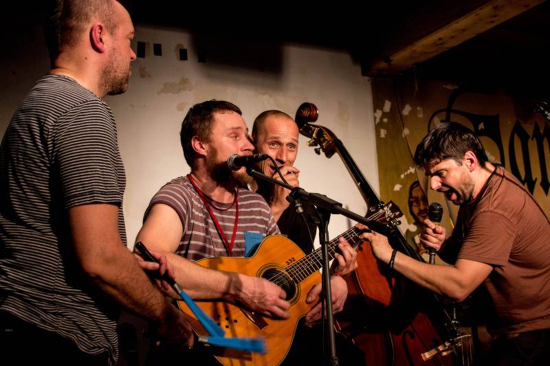 Wohnout zahráli ve Stříbrné Skalici unplugged, vystoupili také Dirty Blondes