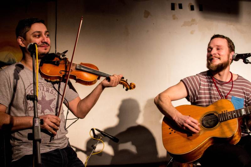 Wohnout zahráli ve Stříbrné Skalici unplugged, vystoupili také Dirty Blondes