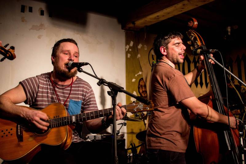 Wohnout zahráli ve Stříbrné Skalici unplugged, vystoupili také Dirty Blondes