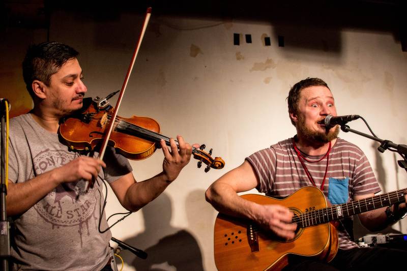 Wohnout zahráli ve Stříbrné Skalici unplugged, vystoupili také Dirty Blondes