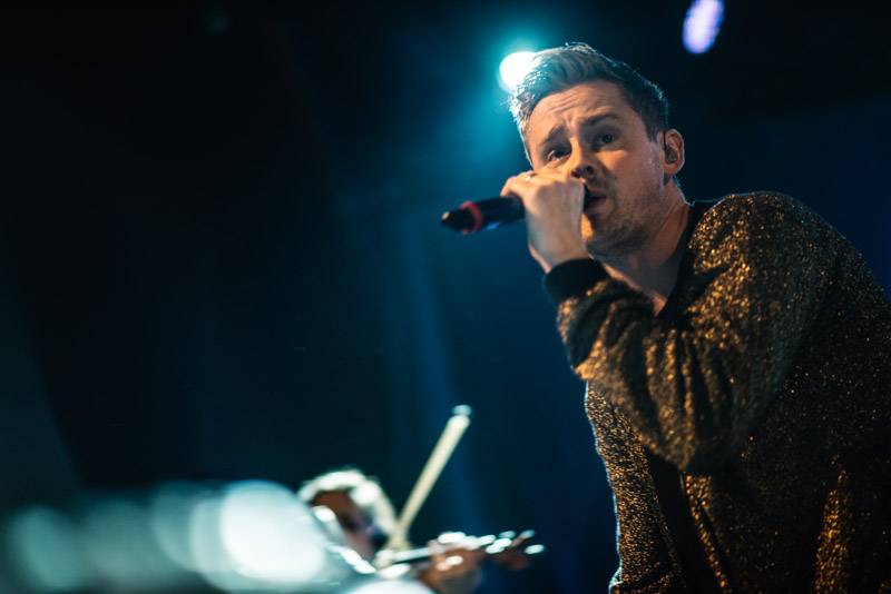 Tom Chaplin, hlas Keane, představil v Roxy své sólové album