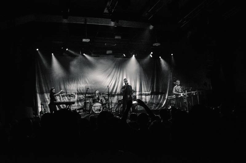 Tom Chaplin, hlas Keane, představil v Roxy své sólové album