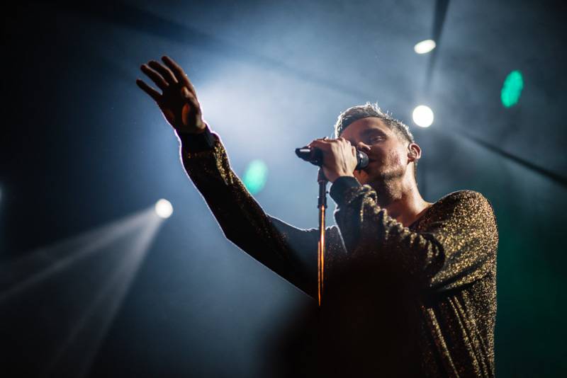 Tom Chaplin, hlas Keane, představil v Roxy své sólové album