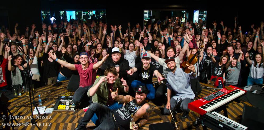 Pekař a Jakub Děkan v obklopení hostů: Malý Velký Tour dorazilo do Prahy