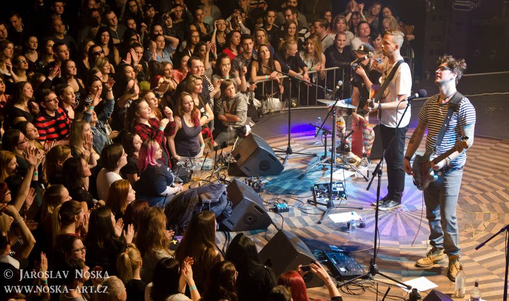 Pekař a Jakub Děkan v obklopení hostů: Malý Velký Tour dorazilo do Prahy