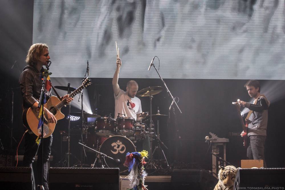 Hudební ceny Žebřík moderovali Jakub Kohák a Iva Pazderková, sošky sbírali Tomáš Klus, Ewa Farna a další