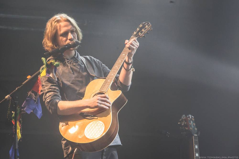 Hudební ceny Žebřík moderovali Jakub Kohák a Iva Pazderková, sošky sbírali Tomáš Klus, Ewa Farna a další